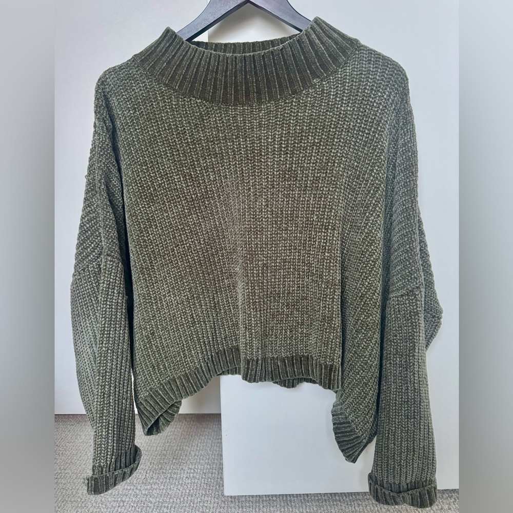 Boutique Vestique Velour Oversized Cropped Sweater